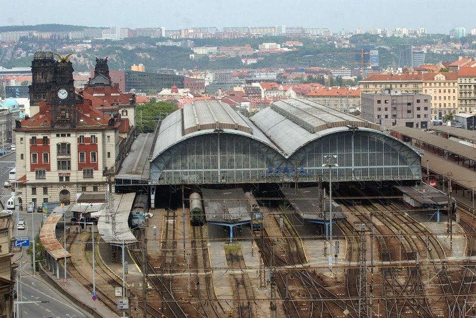 Ocelová střecha pražského hlavního nádraží