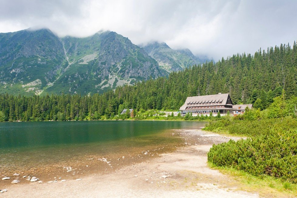 Vysoké Tatry jsou nejvyšším pohořím Slovenska i Polska.