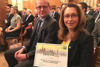 Web pro neslyšící boduje: Praze 10 přinesl ocenění pro nejlepší elektronickou službu v Praze