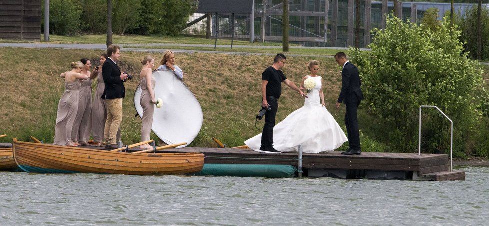 Jak vznikaly svatební fotky Míši Ochotské a Lukáše Rosola