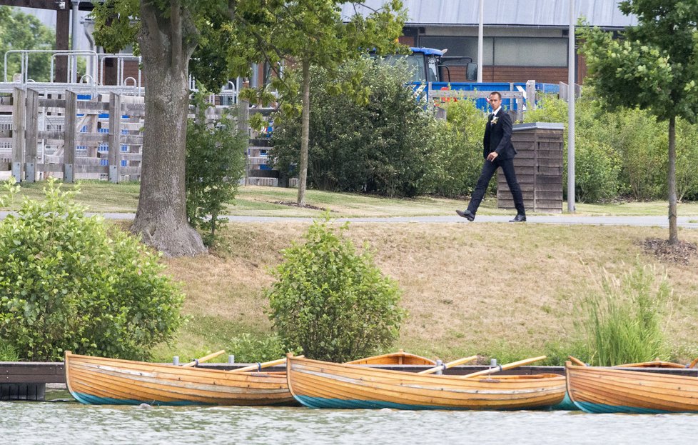 Jak vznikaly svatební fotky Míši Ochotské a Lukáše Rosola.