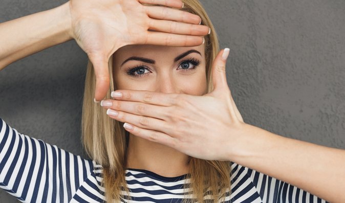 9 největších chyb, které děláte v péči o vaše oči