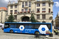 V pražském očkovacím autobuse dostalo vakcínu přes 1200 lidí. Šířil i osvětu, teď končí