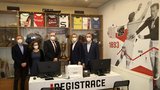 Nová očkovací centra v Praze: Otevřou je na stadionech na Letné a v Edenu. „Zájem je menší, než chceme,“ říká radní