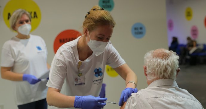 V OD Kotva se otevřelo očkovací centrum, kde lze dostat vakcínu proti covidu-19 bez registrace.