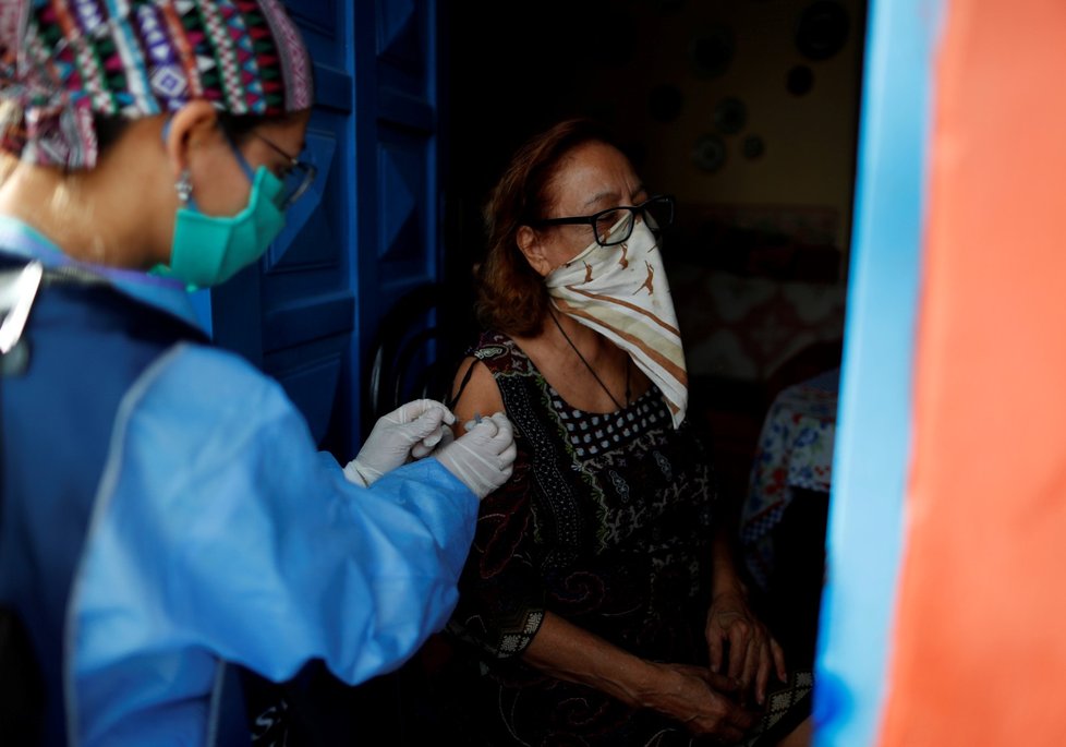 Očkování před startem chřipkové sezony v Argentině (25. 6. 2020)