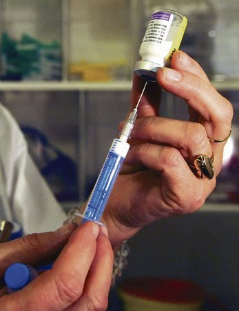 Česká republika má takovýchto dávek vakciny objednáno milion