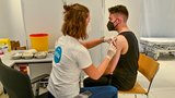 Nové vakcinační místo pro neregistrované v Plzni: Denně naočkuje až 800 lidí