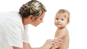 Dětí bez očkování přibývá, rodiče tak mnohdy riskují jejich život. Ilustrační foto