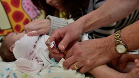 Proočkovanost v Česku dramaticky klesá - týká se to i povinného očkování (ilustrační foto)