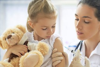 Pacient a právo: Musím dítě nechat očkovat?