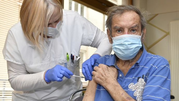 Na Praze 1 proběhlo druhé kolo očkování seniorů v domovech s pečovatelskou službou.