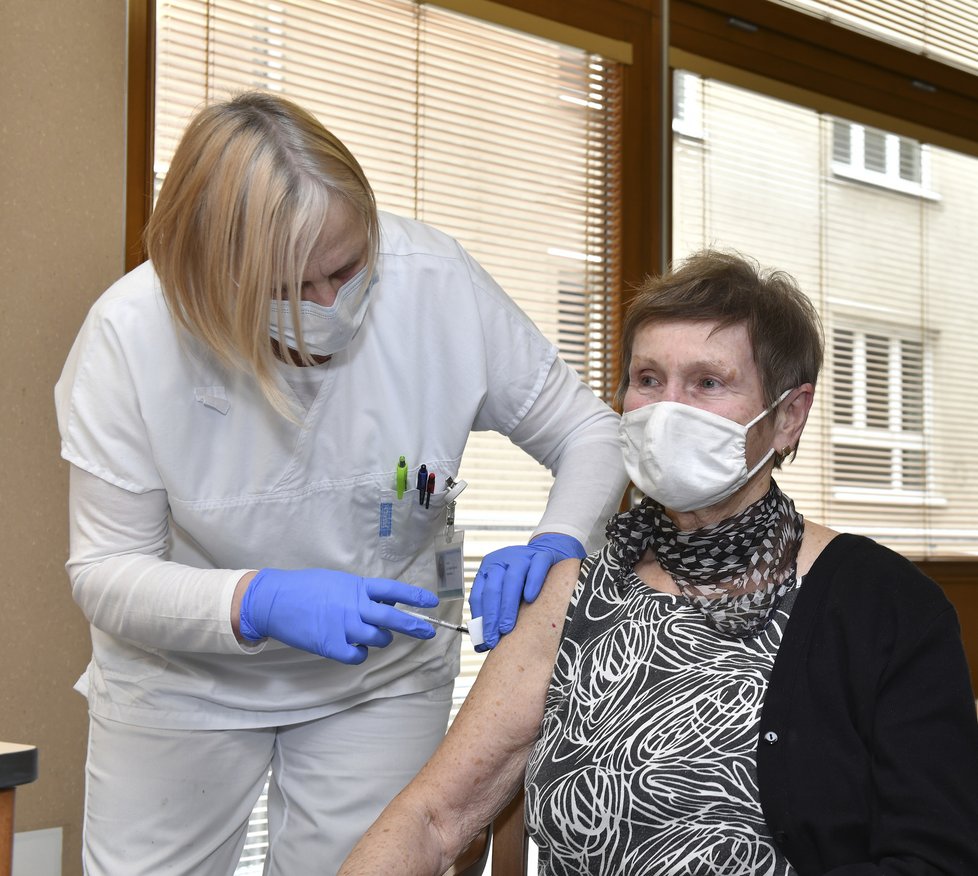 Na Praze 1 proběhlo druhé kolo očkování seniorů v domovech s pečovatelskou službou.