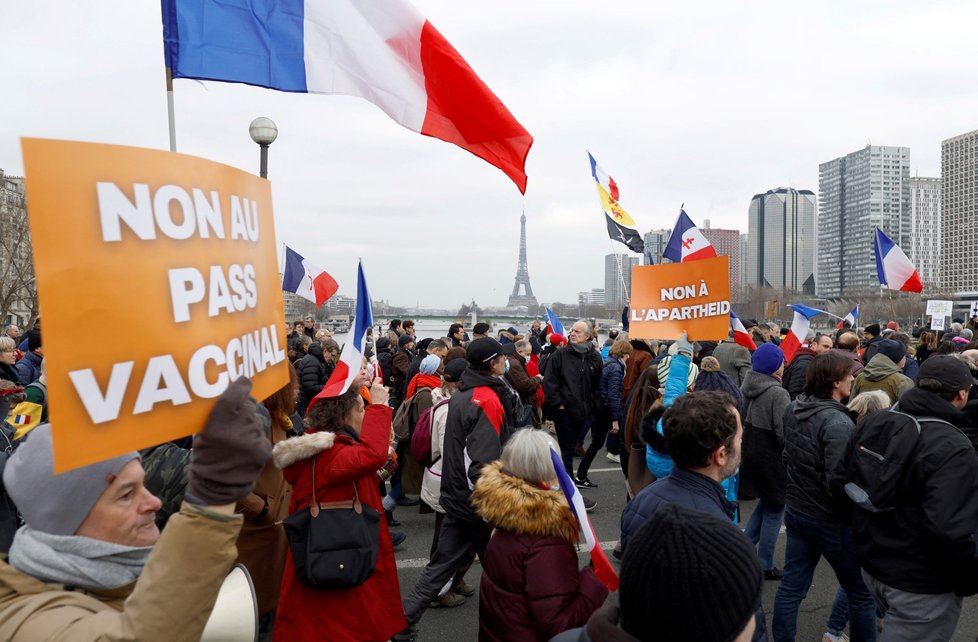 Protesty proti očkovacím pasům ve Francii (23. 1. 2022)