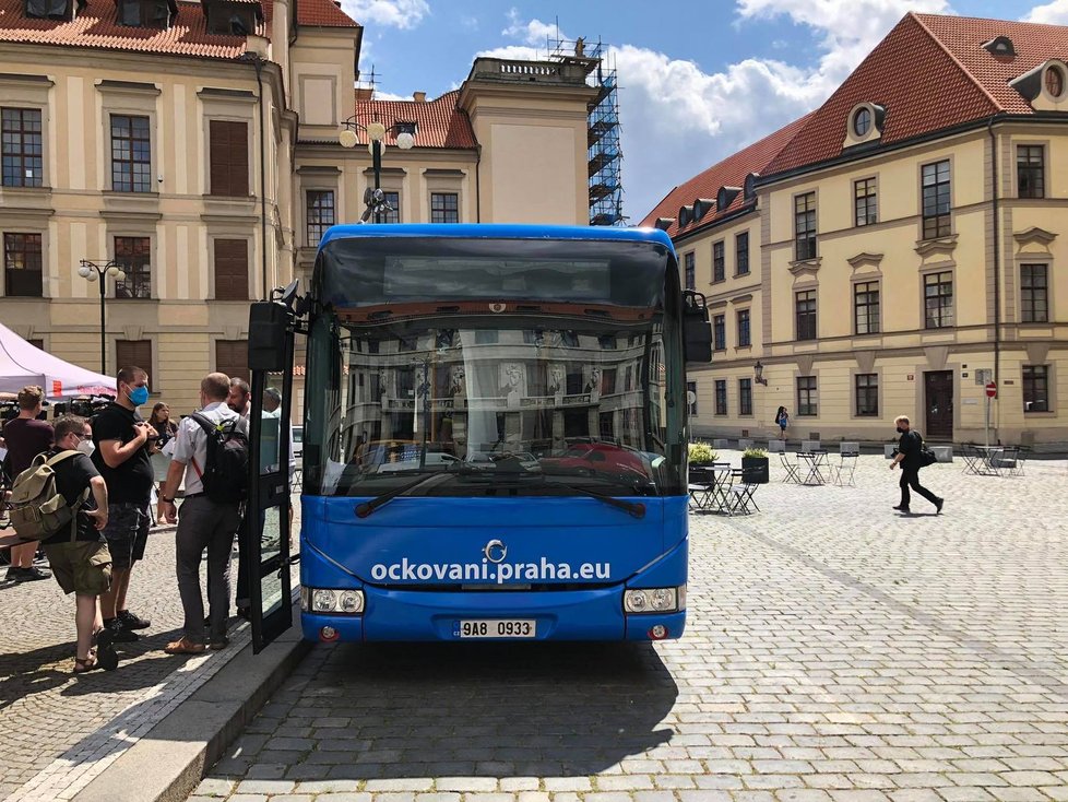 Do ulic Prahy vyrazí 31. července očkovací autobus. Zájemci dostanou vakcínu bez nutnosti registrace