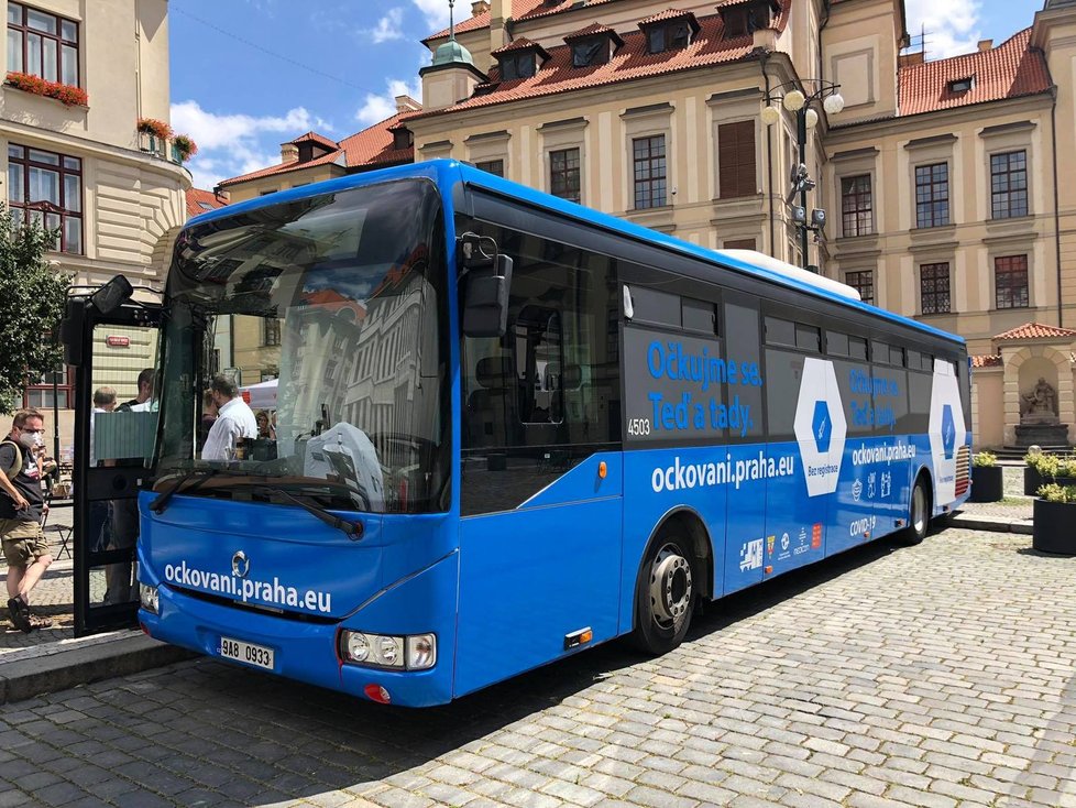 Do ulic Prahy vyrazí 31. července očkovací autobus. Zájemci dostanou vakcínu bez nutnosti registrace