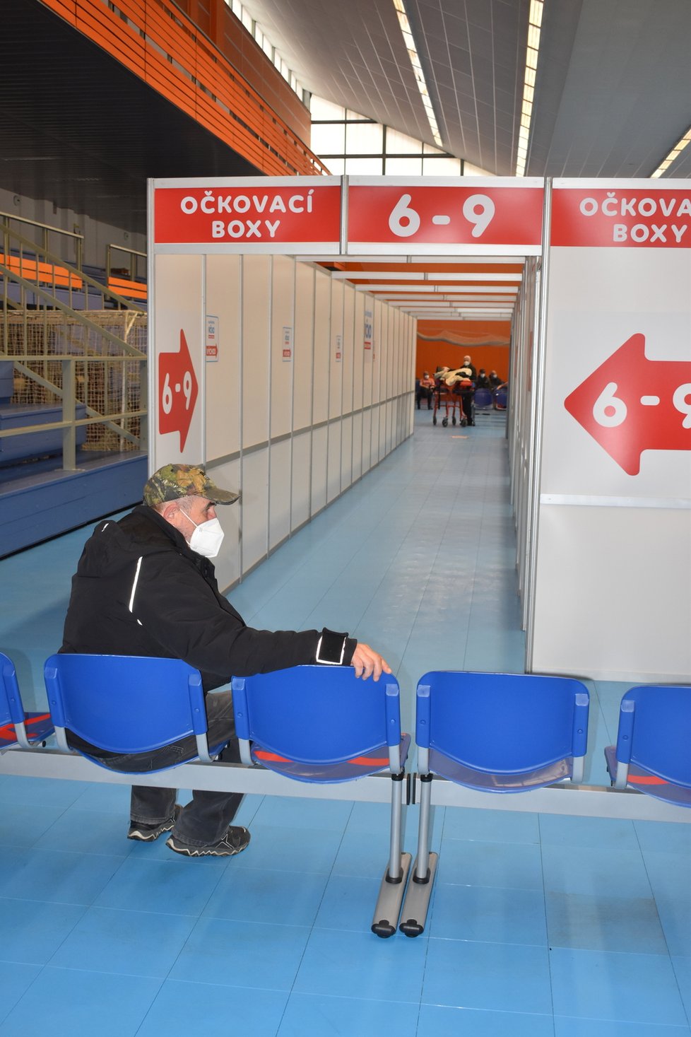 Ze sportovní haly Slavie je chytré očkovací centrum OČKO.