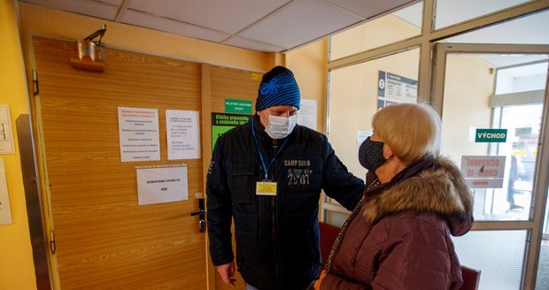 Praha řeší očkování proti covidu, chce jednat s Blatným: Nemáme žádný vliv na distribuci vakcín, zní z magistrátu