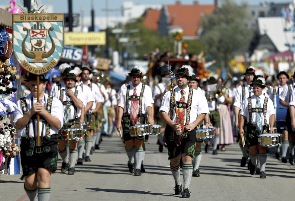 V Mnichově se koná další ročník populárního pivního festivalu Oktoberfest. Očekává se až šest milionů návštěvníků (21. 9. 2019).