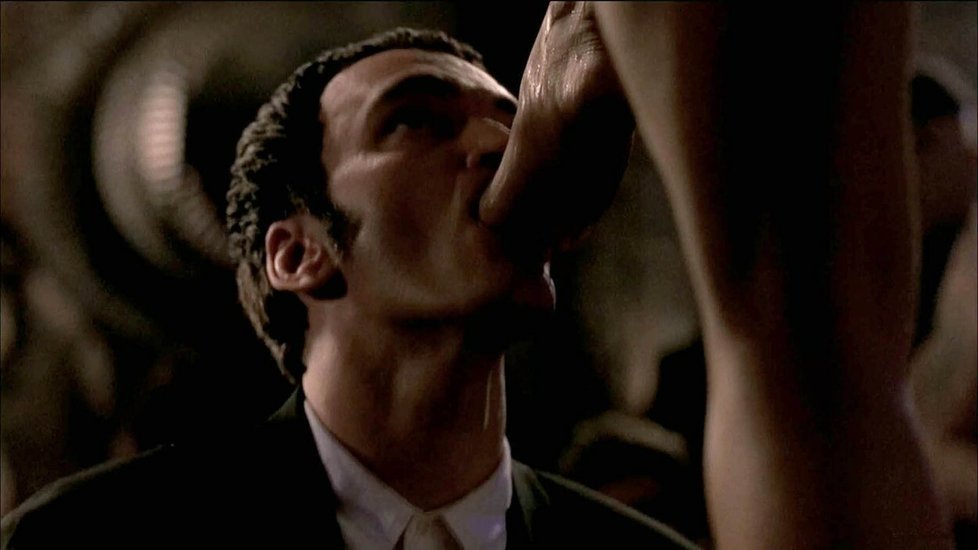 Ve filmu Od soumraku do úsvitu (1996) si Tarantino na míru napsal postavu, která v jedné scéně cucá nohy Salmy Hayek.