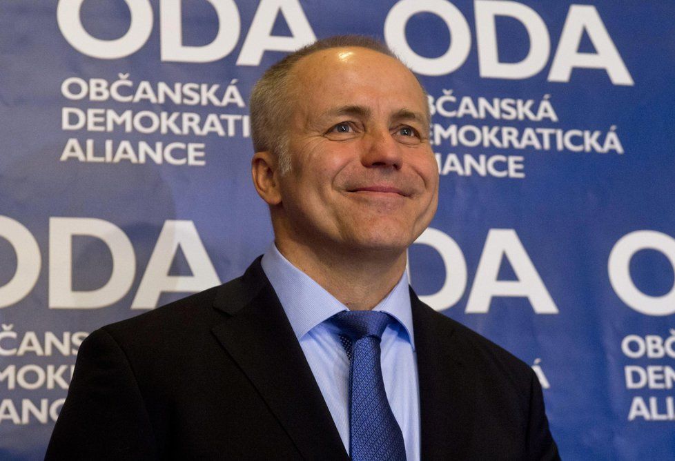 Předseda Občanské demokratické aliance (ODA) Pavel Sehnal vystoupil 25. ledna v Praze na tiskové konferenci k zahájení činnosti strany. Sehnal se rozhodl ODA obnovit.