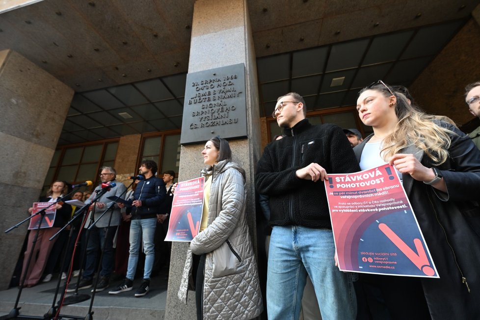 Program Rozhlasu Dnes „Ruce pryč!“ Studenti vyšli do ulic, Klempíře se nedočkali. Odbory ČT i ...