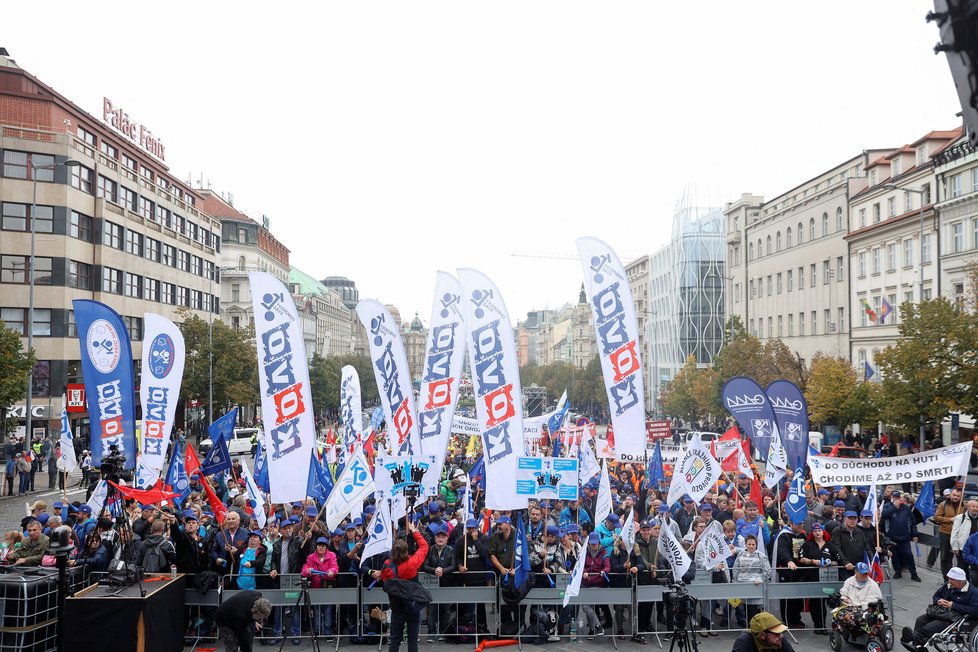 Protest odborářů a jejich příznivců na Václavském náměstí (8.10.2022)