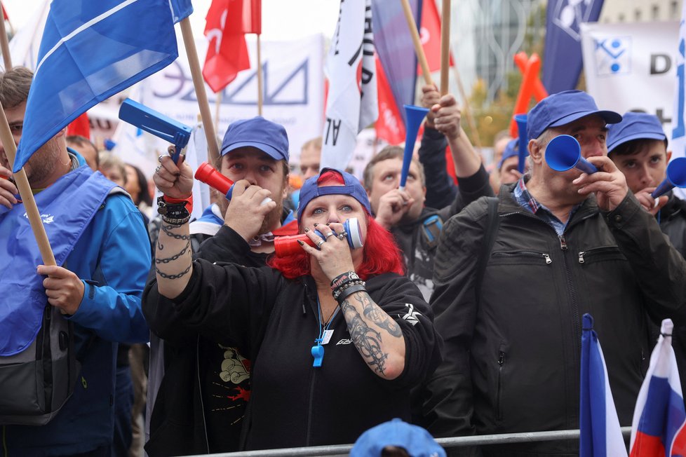 Protest odborářů a jejich příznivců na Václavském náměstí (8.10.2022)