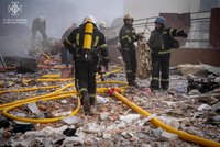 ONLINE: Masivní útok dronů zasáhl Oděsu, ve městě zuří požáry