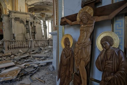 Poškozená katedrála po útoku Rusů v Oděse (23.7.2023)