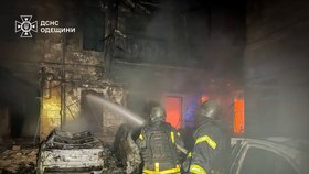 Obytné domy v ukrajinské Oděse po ruských dronových útocích, 9. srpna 2026