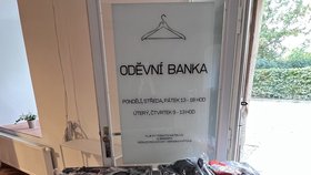 V pražské Troji, nedaleko zoo, otevřela první oděvní Banka