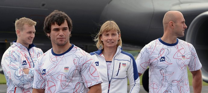 Zleva gymnasta Martin Konečný, kajakář Vavřinec Hradílek, kajakářka Štěpánka Hilgertová a deblkanoista Jaroslav Volf.