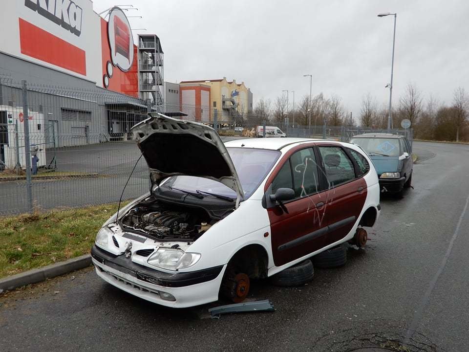 Odložená auta