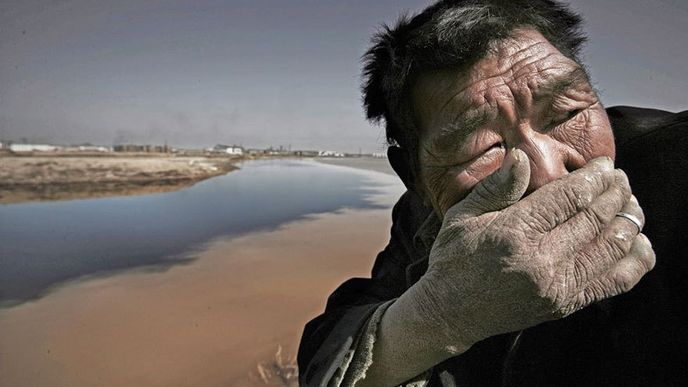 Čína. Znečištěná Žlutá řeka