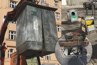 Obří kontejnery pod povrchem Prahy: Jak popeláři vyváží odpad z podzemních nádob?