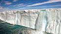 Tající ledovec u soustroví Svalbard
