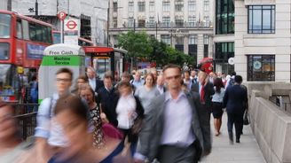 Evropa si došlápne na daňové úniky, Britové budou stíhat účetní a poradce