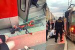 Šestiletý chlapec spadl i se svým odrážedlem pod tramvaj, když vystupoval. Zaklíněného ho zachraňovali policisté společně s jeho rodiči