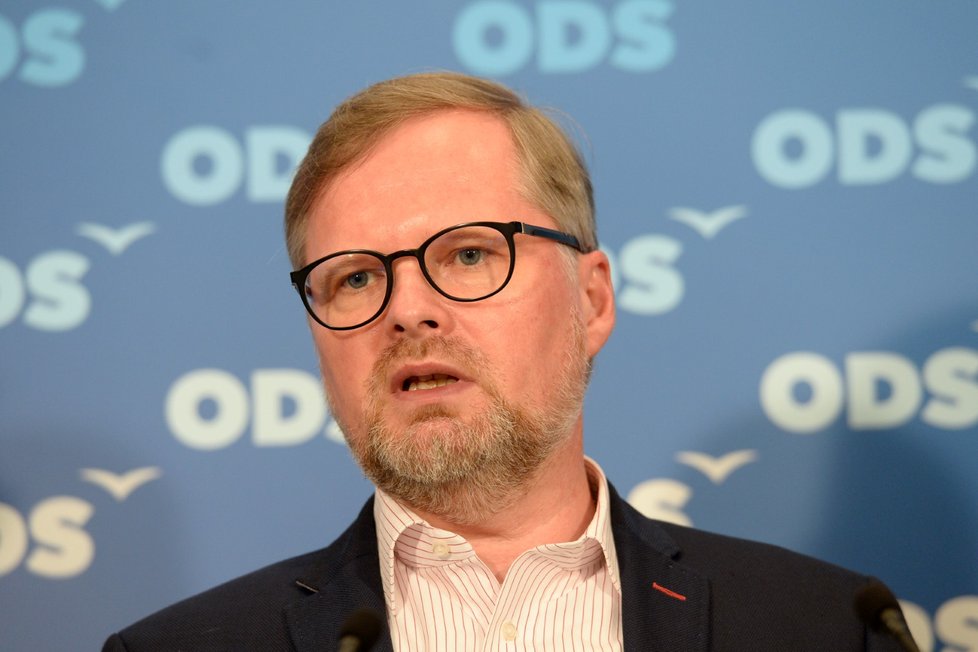 Předseda ODS Petr Fiala na tiskové konferenci strany (31. 7. 2019)