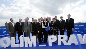 Zahájení předvolební kampaně ODS v Praze. Jak jinak, než v modrém