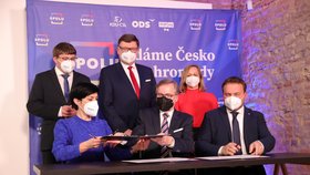 Podpis koaliční smlouvy koalice Spolu: Lídři zleva Markéta Pekarová Adamová (TOP 09), Petr Fiala (ODS) a Marian Jurečka (KDU-ČSL)