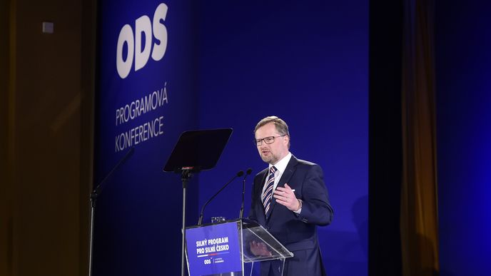 Předseda ODS Petr Fiala hovoří na programové konferenci strany 22. dubna v Praze.