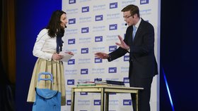 Zleva místopředsedové ODS Alexandra Udženija a Martin Kupka na programové konferenci strany 22. dubna v Praze