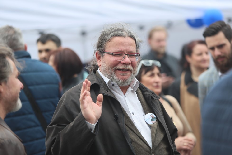 ODS vyrazila na prvního máje tradičně na Petřín: Alexandr Vondra (1. 5. 2019)