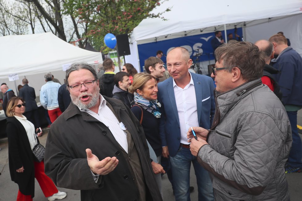 ODS vyrazila na prvního máje tradičně na Petřín: Alexandr Vondra (1. 5. 2019)