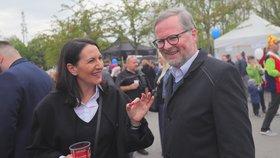 Alexandra Udženija a Petr Fiala během prvomájové akce ODS na Petříně (1.5.2019)