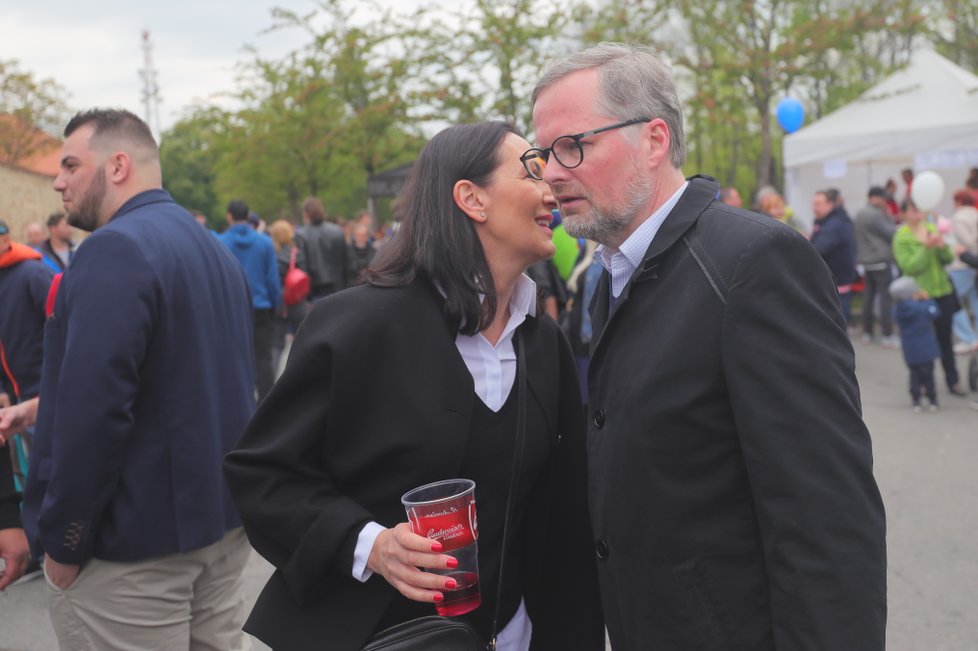 Alexandra Udženija a Petr Fiala během prvomájové akce ODS na Petříně (1.5.2019)