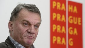 Pražský primátor Bohuslav Svoboda vystoupil 14. května na mimořádném briefingu k situaci v pražské koalici ODS a TOP 09.