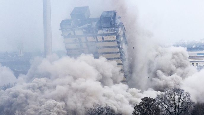 Odstřel budovy ve Frankfurtu